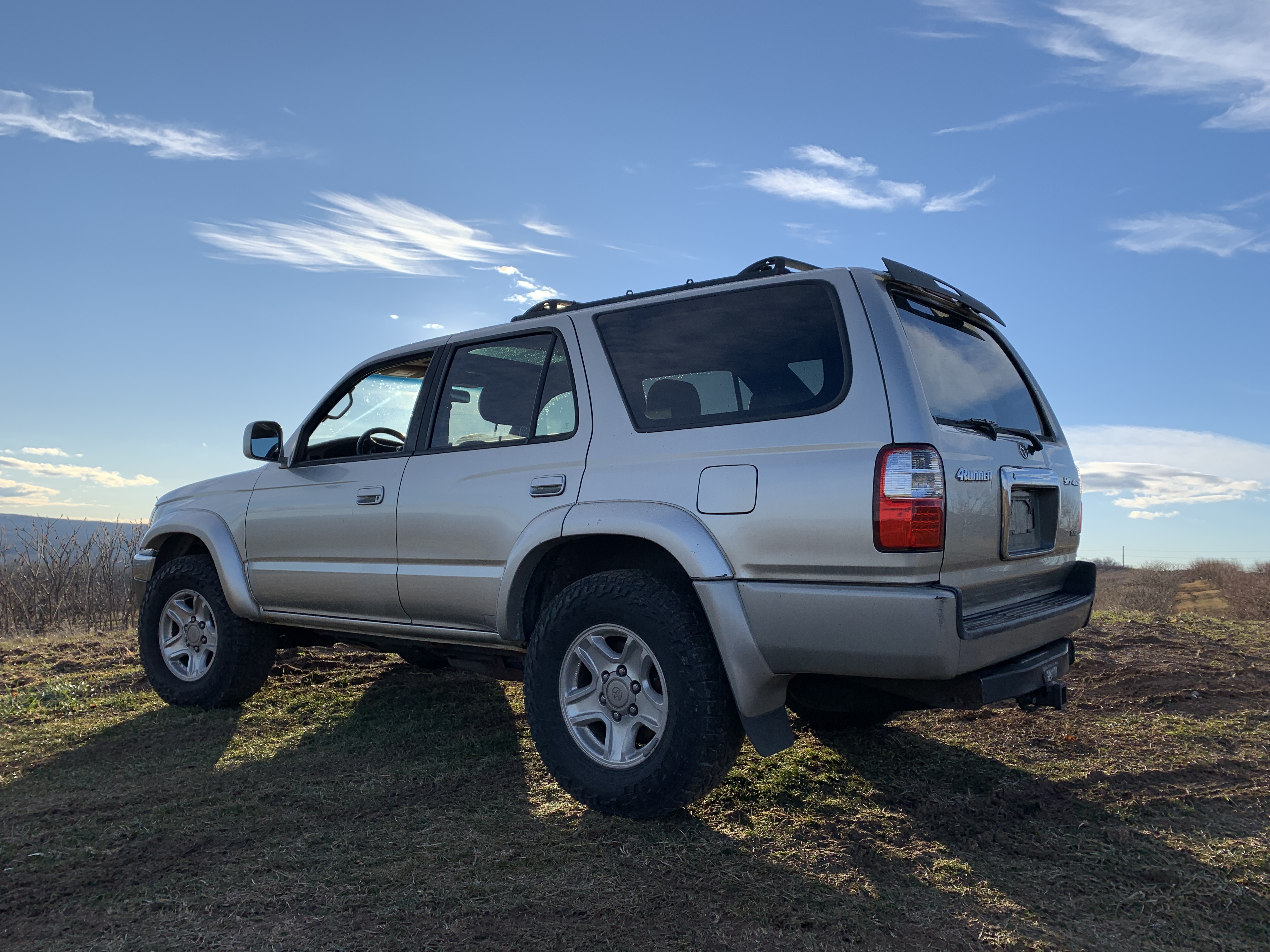 2002 Toyota 4Runner SR5 THIRD GENERATION - 3rd Gen 3.4L V6 4×4 - BEAUTIFUL - RUNS GREAT - HIGH MECHANICAL BASELINE - New Timing Belt, New Waterpump, New Head Gaskets, New Radiator, New Alternator, New Brakes, New Valve Cover Gaskets, New Wildpeak Tires, New Shocks, New Muffler / Exhaust, New HID Headlights, Frame is Clean and solid, Cleaned and Undercoated - MORE — photo 43